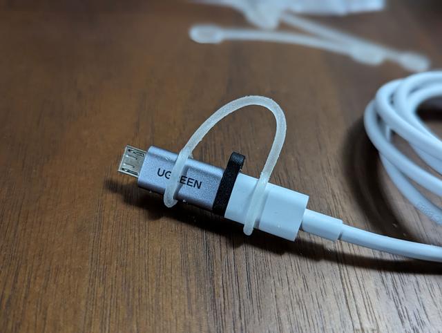 USB Type-C ⇔ Micro USB など アダプターバンドストラップ Sサイズ