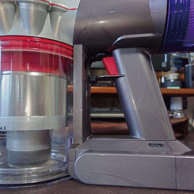 DYSON ダイソン V8　トリガーロック